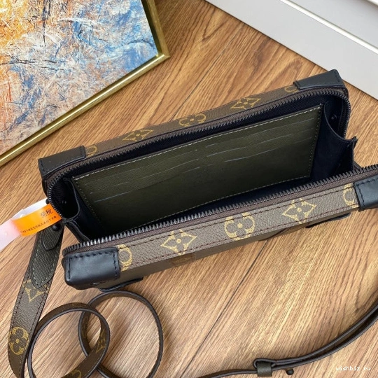 WIS VUITTON TRUNK WALLET LOUIS SOFT 0825